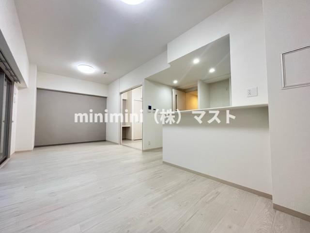 ベルンガーデン上本町の居間・リビング