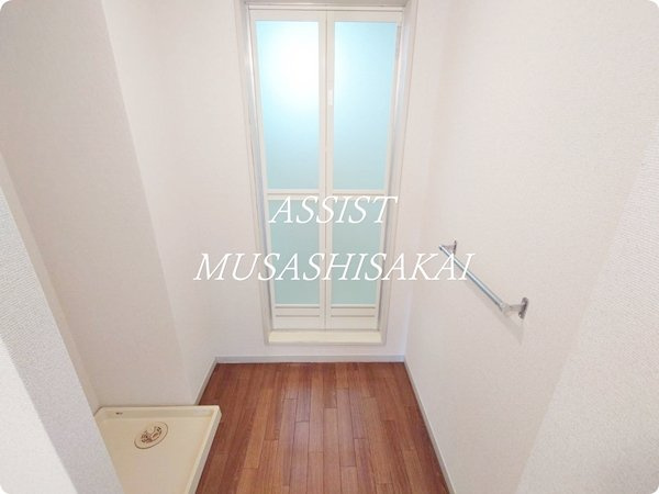 トリヴァンベール武蔵野の洗面所|写真：設備同仕様の別号室です