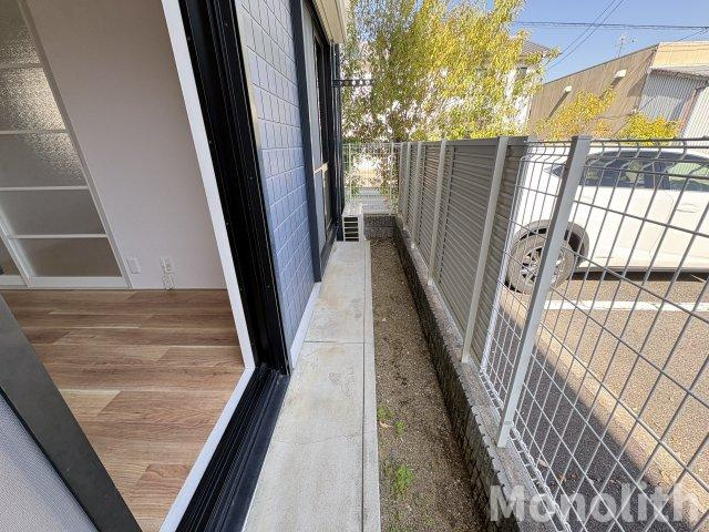 大町ガーデンライフE棟のバルコニー