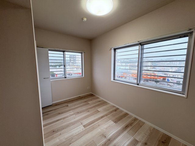 プレミアムコート与儀パークヒルズの洋室