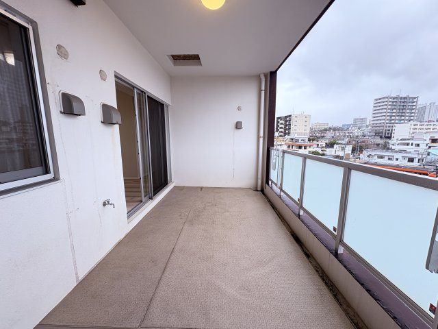 プレミアムコート与儀パークヒルズのバルコニー