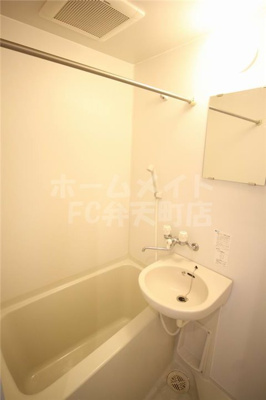 【浴室】 | ベルシモンズ大阪港 | 落ち着いた空間のお風呂です