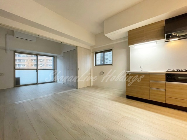 厚木市田村町の賃貸マンションの居間・リビング|2面採光のLDK♪