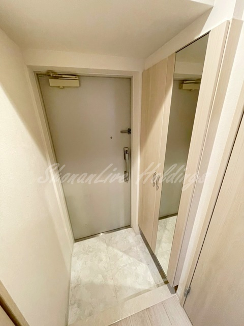 厚木市田村町の賃貸マンションの玄関|シューズボックスございます♪