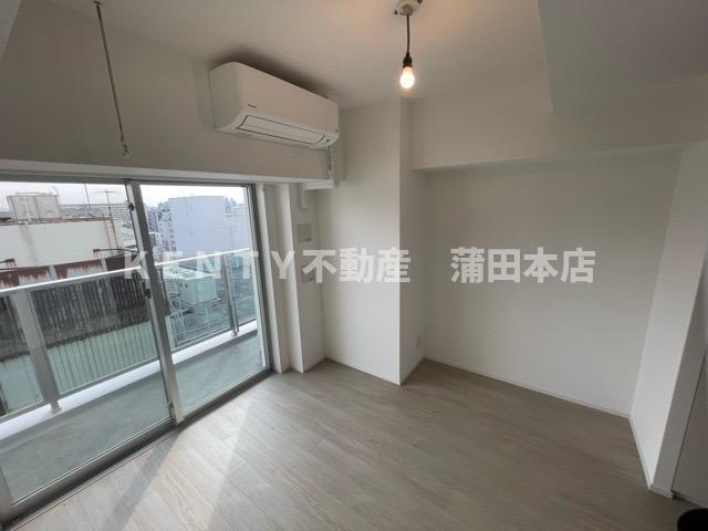 【居間・リビング】 | スタイリオ蒲田ＷＥＳＴ | こちらのリビングで趣味の時間をお楽しみください