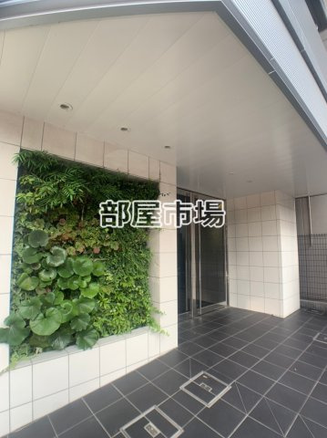 GENOVIA東日暮里green veil（ジェノヴィア東日暮里グリーンヴェール）のエントランス