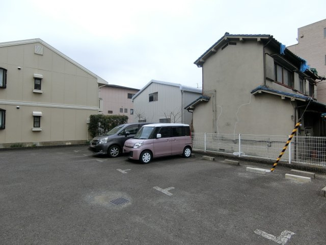 セジュール南茨木の駐車場