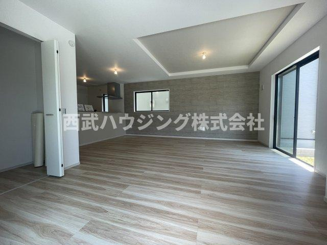 【仲介手数料無料】所沢市東狭山ケ丘７期全５棟１号棟　所沢市の不動産なら西武ハウジングの居間・リビング