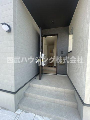 【仲介手数料無料】所沢市東狭山ケ丘７期全５棟１号棟　所沢市の不動産なら西武ハウジングの玄関
