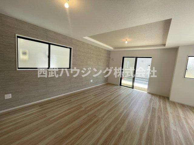 【仲介手数料無料】所沢市東狭山ケ丘７期全５棟１号棟　所沢市の不動産なら西武ハウジングの居間・リビング