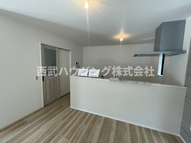 【仲介手数料無料】所沢市東狭山ケ丘７期全５棟１号棟　所沢市の不動産なら西武ハウジングの居間・リビング