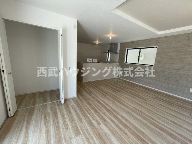 【仲介手数料無料】所沢市東狭山ケ丘７期全５棟１号棟　所沢市の不動産なら西武ハウジングの居間・リビング