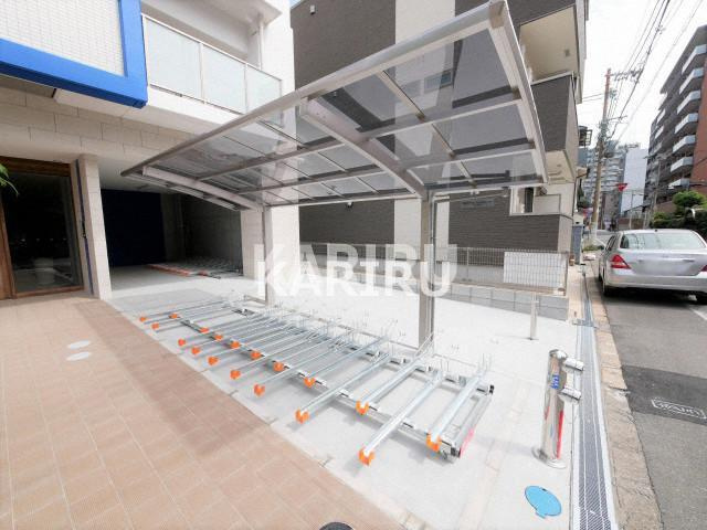 Gravis城東中央の駐車場