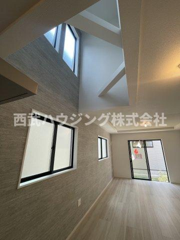 【仲介手数料無料】所沢市東狭山ケ丘７期全５棟２号棟　所沢市の不動産なら西武ハウジングの居間・リビング