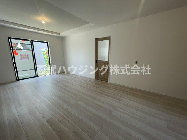 【仲介手数料無料】所沢市東狭山ケ丘７期全５棟２号棟　所沢市の不動産なら西武ハウジングの居間・リビング