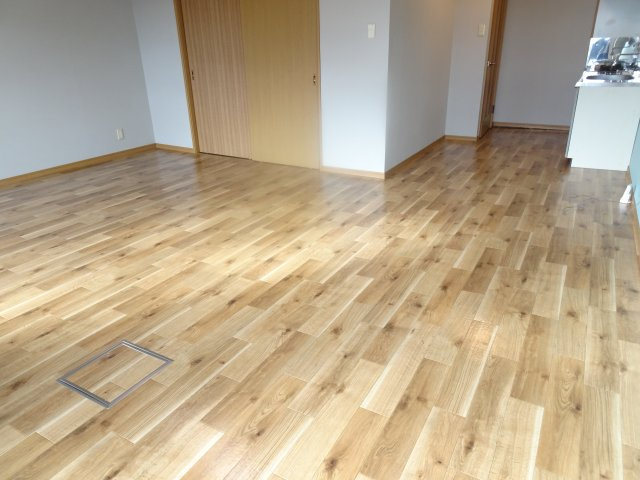 ベルメゾン若森の居間・リビング