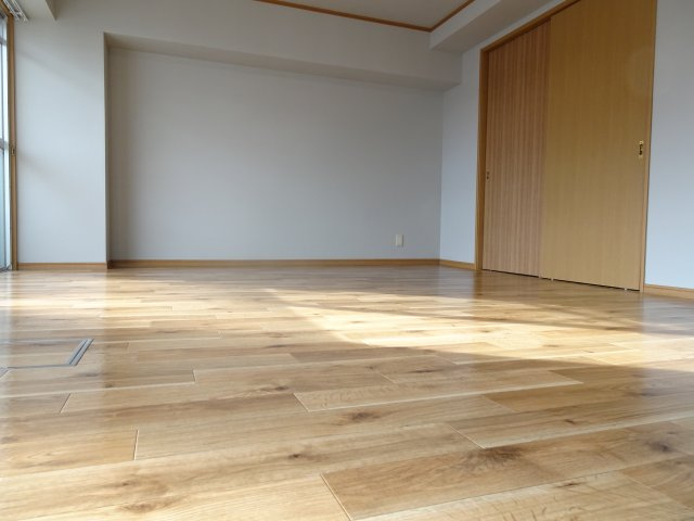 ベルメゾン若森の居間・リビング