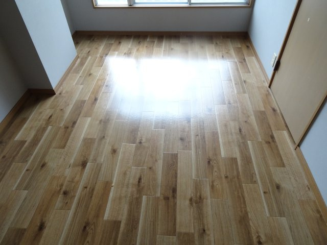 ベルメゾン若森の洋室