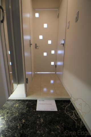 ツバサ西梅田グロリエの玄関