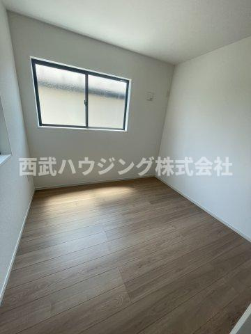 【仲介手数料無料】所沢市東狭山ケ丘７期全５棟３号棟　所沢新築なら西武ハウジングの洋室