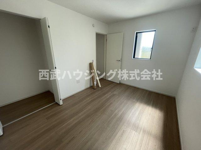 【仲介手数料無料】所沢市東狭山ケ丘７期全５棟３号棟　所沢新築なら西武ハウジングの洋室