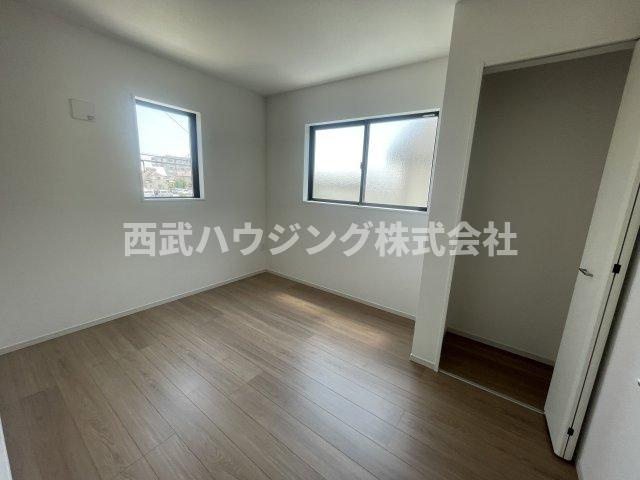 【仲介手数料無料】所沢市東狭山ケ丘７期全５棟３号棟　所沢新築なら西武ハウジングの洋室