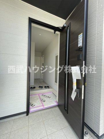 【仲介手数料無料】所沢市東狭山ケ丘７期全５棟４号棟　所沢新築なら西武ハウジングの玄関