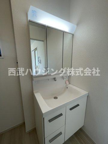 【仲介手数料無料】所沢市東狭山ケ丘７期全５棟４号棟　所沢新築なら西武ハウジングの独立洗面台