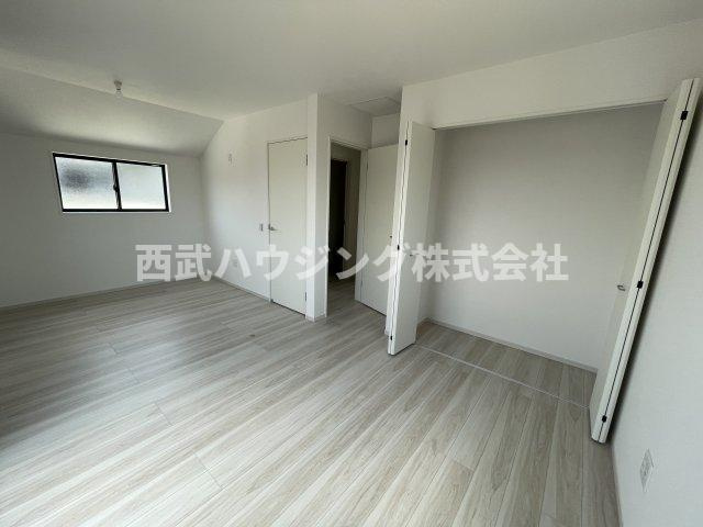 【仲介手数料無料】所沢市東狭山ケ丘７期全５棟４号棟　所沢新築なら西武ハウジングの洋室