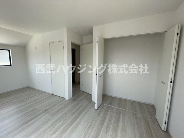 【仲介手数料無料】所沢市東狭山ケ丘７期全５棟４号棟　所沢新築なら西武ハウジングの洋室