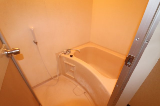 千里サザンテラスの浴室