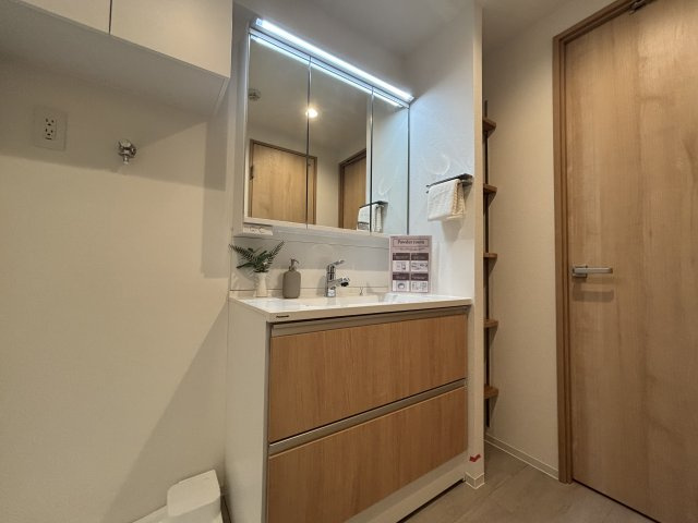 清新北ハイツ5号棟の独立洗面台