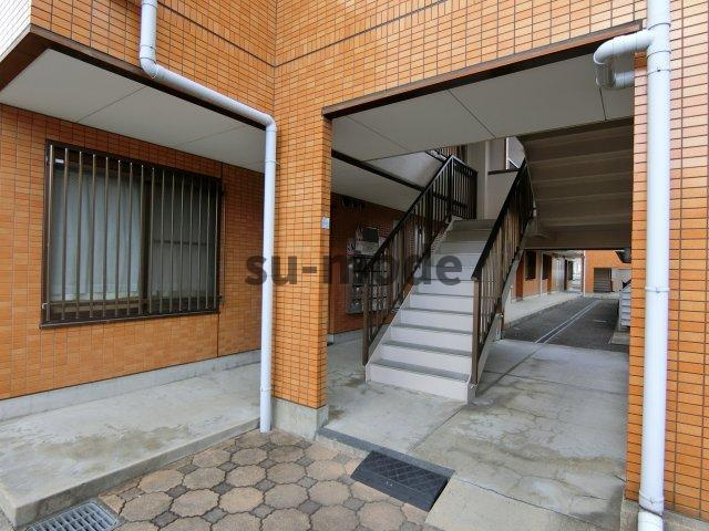 エスポワール茨木のエントランス