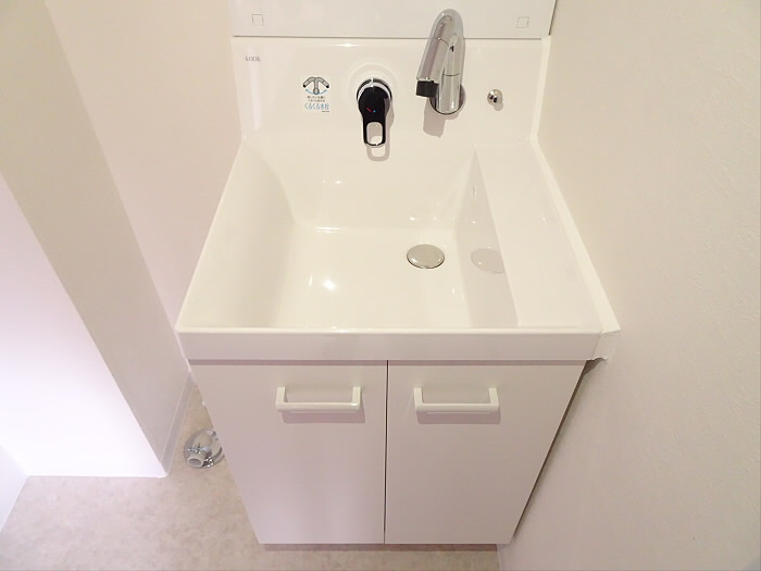 三澤ビルの独立洗面台