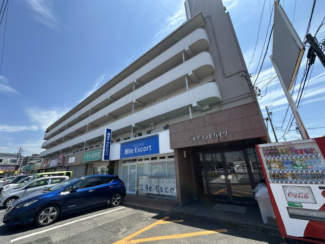 三好グランドハイツの外観