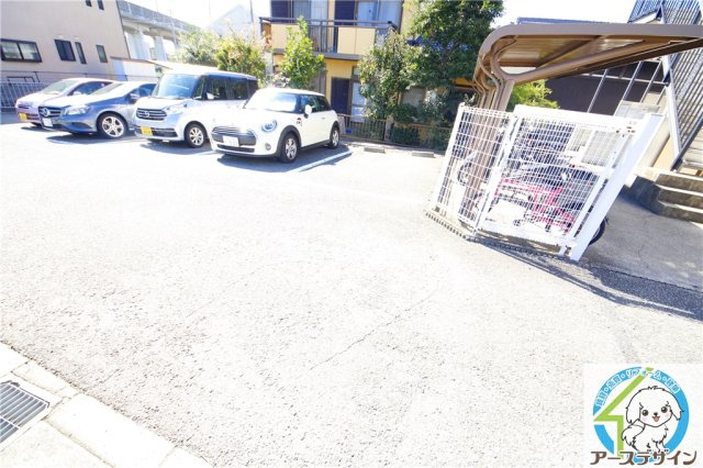 グレイスハイムの駐車場