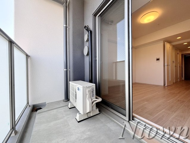【バルコニー】 | SHOKEN Residence 名古屋〈太閤通〉 | バルコニーからの眺めを楽しみながら食事をしませんか