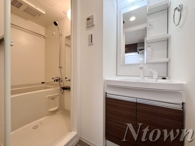 【洗面所】 | SHOKEN Residence 名古屋〈太閤通〉 | ゆったりとスペースのある洗面所