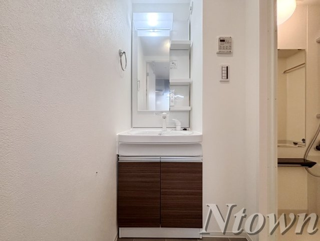【独立洗面台】 | SHOKEN Residence 名古屋〈太閤通〉 | 独立洗面台で身支度をすべて済ませてしまいましょう