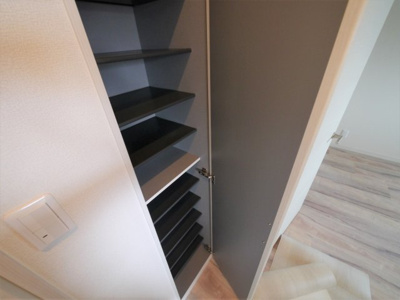 【玄関】 | デプレNOB博多駅南(デプレノブ博多駅南) | 下駄箱もしっかりついてます！