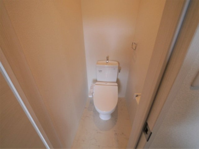 【トイレ】 | デプレNOB博多駅南(デプレノブ博多駅南) | 清潔感のあるトイレです。