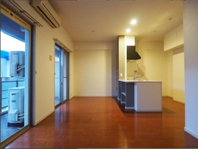 【居間・リビング】 | ニューガイア空港通り | アレンジ自由自在の広々空間です！