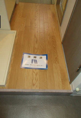 スカイコート中野の玄関