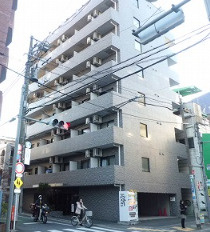 スカイコート中野のエントランス