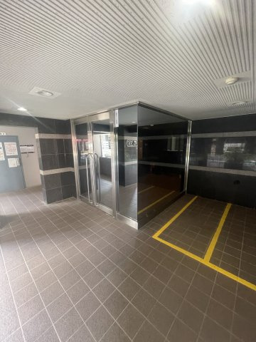 スカイコート中野のエントランス