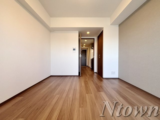 【居間・リビング】 | SHOKEN Residence 名古屋〈太閤通〉 | こちらのリビングで趣味の時間をお楽しみください