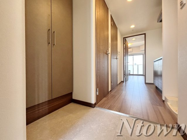 【玄関】 | SHOKEN Residence 名古屋〈太閤通〉 | ゆったりとした玄関です