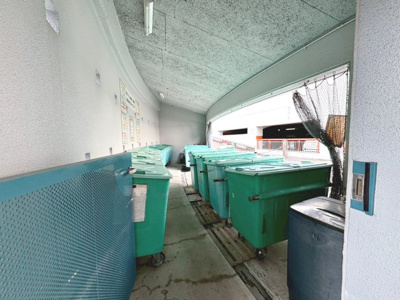 【その他】 | ヴァローレ三原台壱棟 | ゴミ捨て場の様子です♪