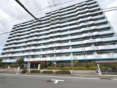 【外観】 | ヴァローレ三原台壱棟 | ママの憧れカウンターキッチンですので、家族と会話しながら楽しくお料理できますね！