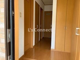 【玄関】 | ＹＡＭＡＴＯハウスＡ | 背の高い下駄箱で靴も収納できます。